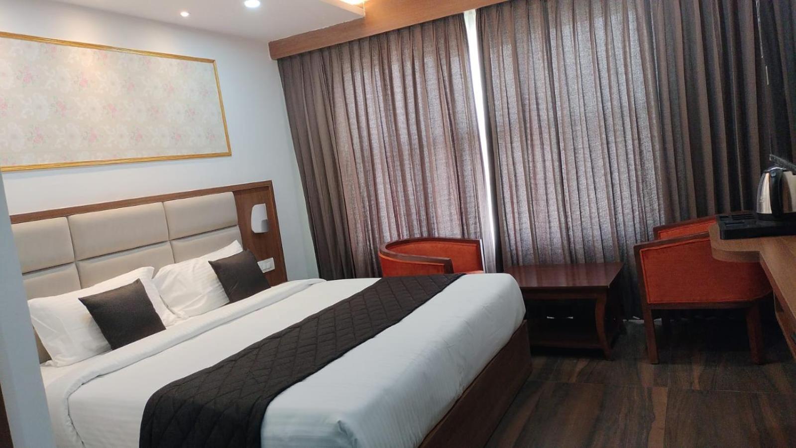 Hotel Eyrie Nest Bengaluru Kültér fotó